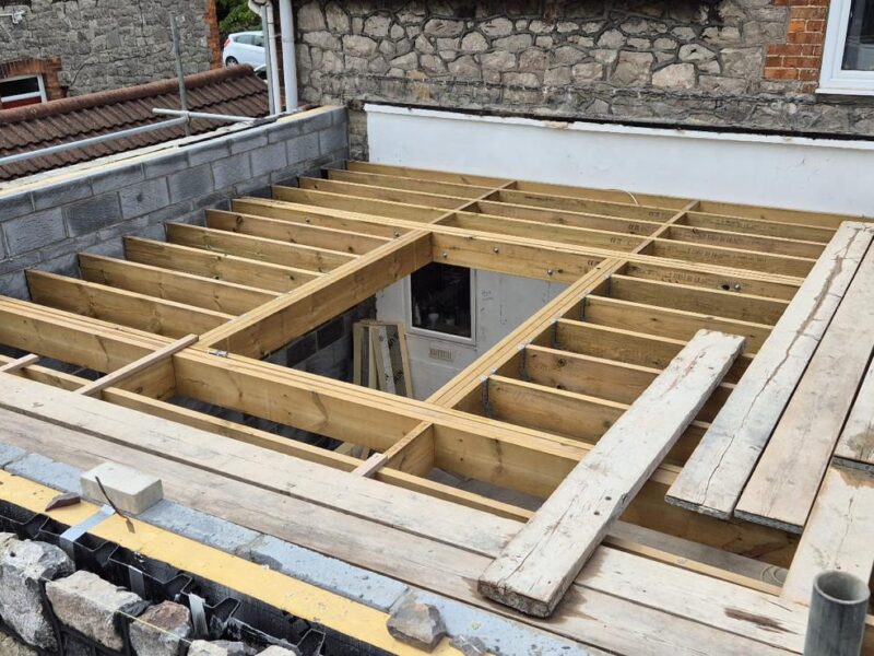 roofiing installation on extension build